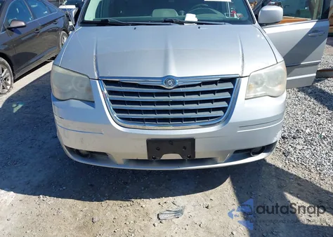 2009 Chrysler Town & Country Touring z USA, uszkodzony, nr VIN 2A8HR54129R640389